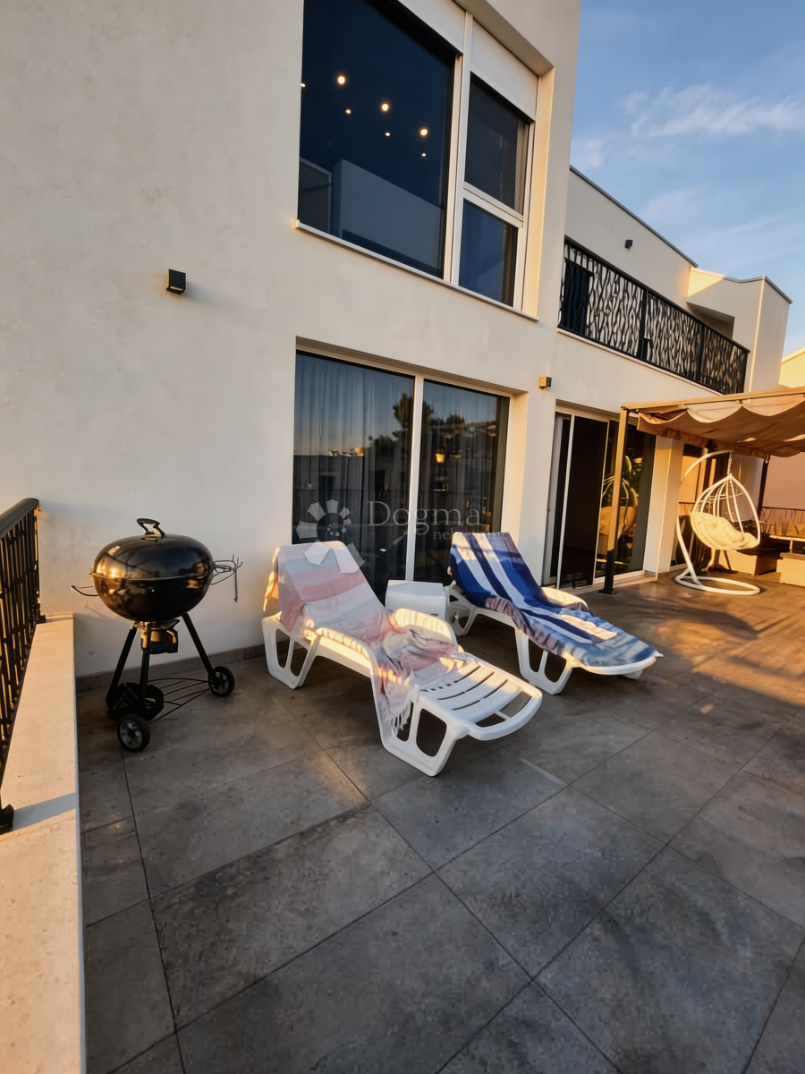 Allogio Strožanac, Podstrana, 156m2