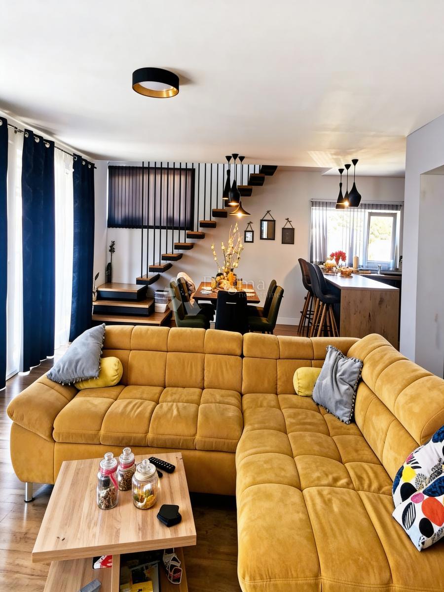 Allogio Strožanac, Podstrana, 156m2