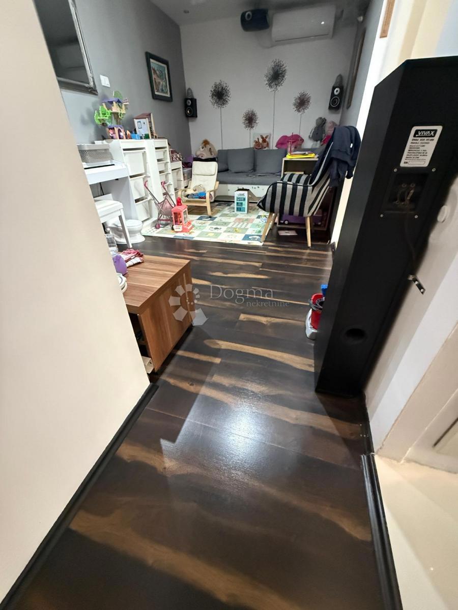 Allogio Cvjetno naselje, Velika Gorica, 80m2