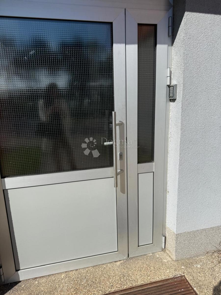 Allogio Cvjetno naselje, Velika Gorica, 80m2