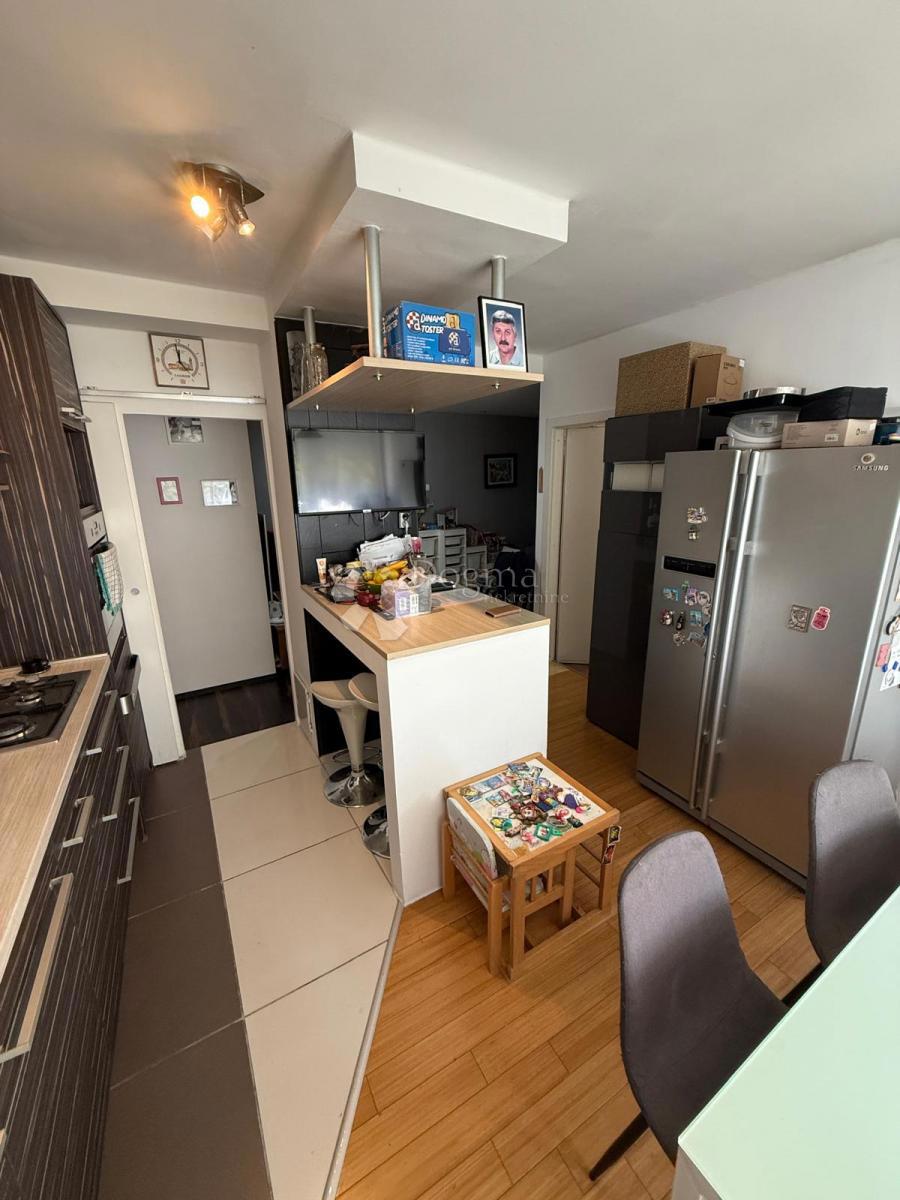 Allogio Cvjetno naselje, Velika Gorica, 80m2