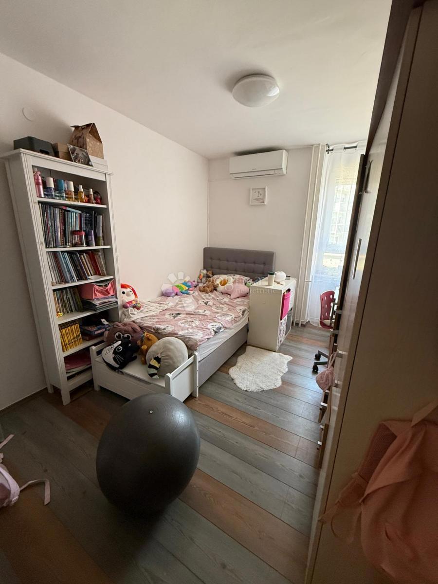 Allogio Cvjetno naselje, Velika Gorica, 80m2