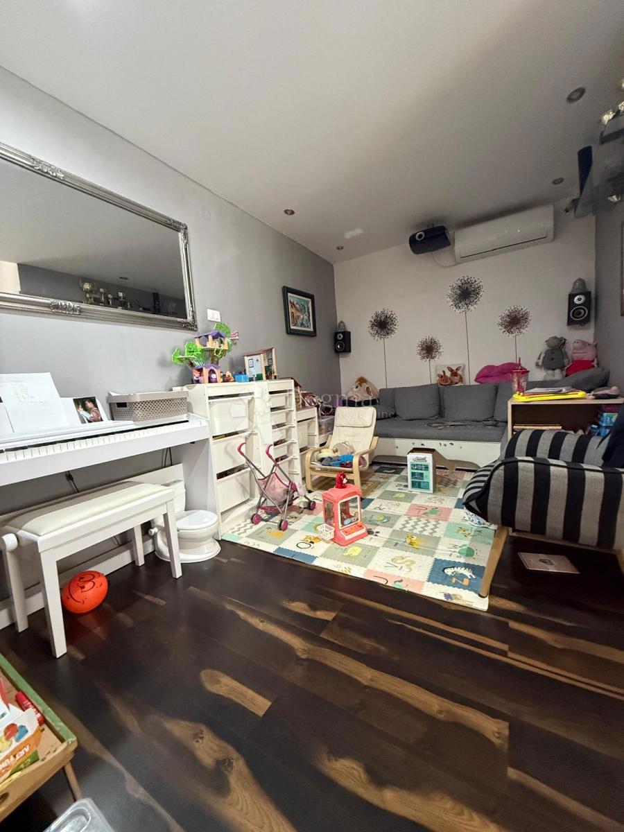 Allogio Cvjetno naselje, Velika Gorica, 80m2