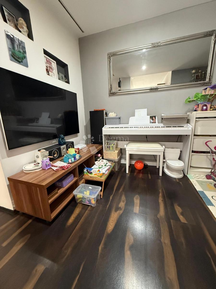 Allogio Cvjetno naselje, Velika Gorica, 80m2