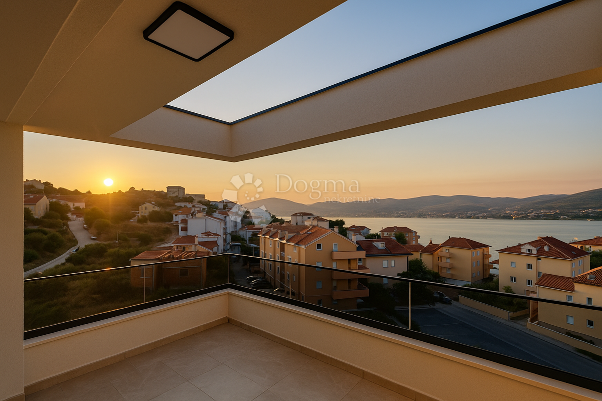 Čiovo - Attico con terrazza sul tetto e vista mare!