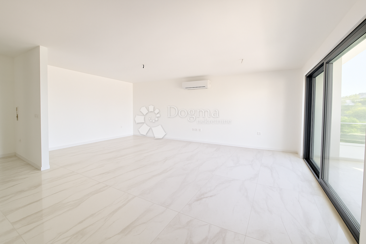 Čiovo - Attico con terrazza sul tetto e vista mare!