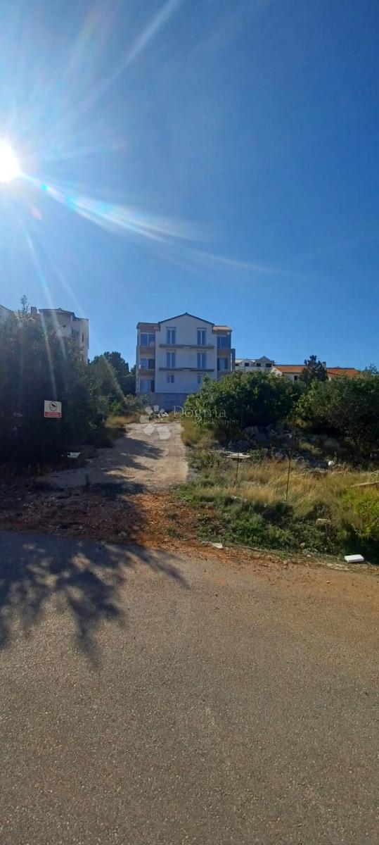 Terreno edificabile Supetar, 480m2