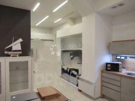 Locale commerciale Centar, Pula, 177,20m2