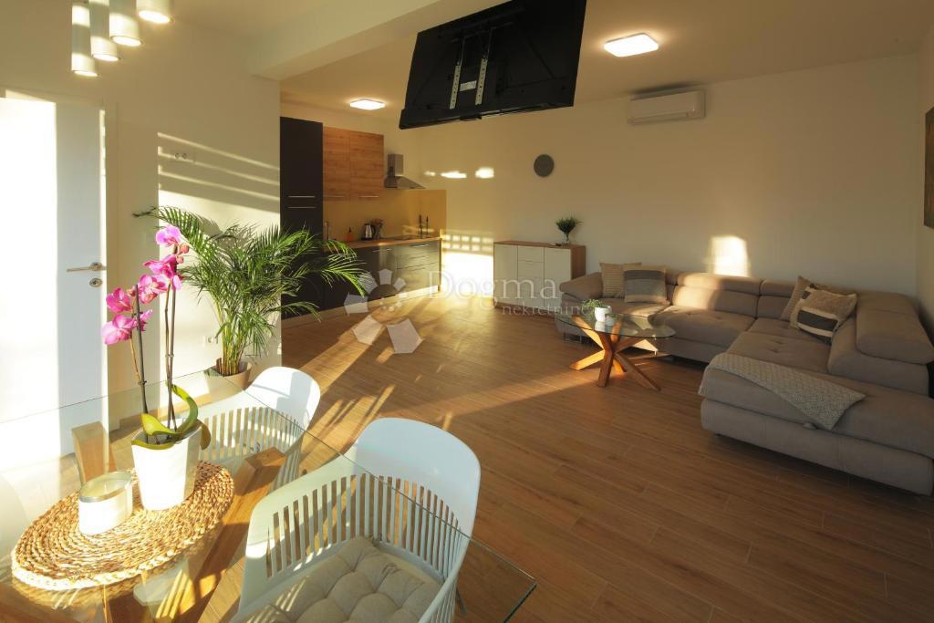 Casa Kopačevo, Bilje, 370m2