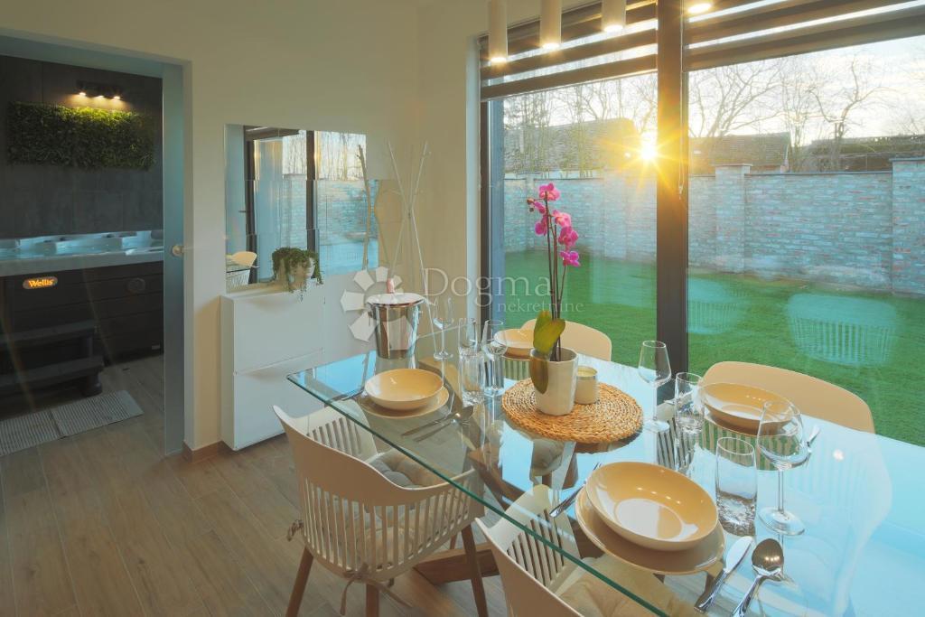 Casa Kopačevo, Bilje, 370m2