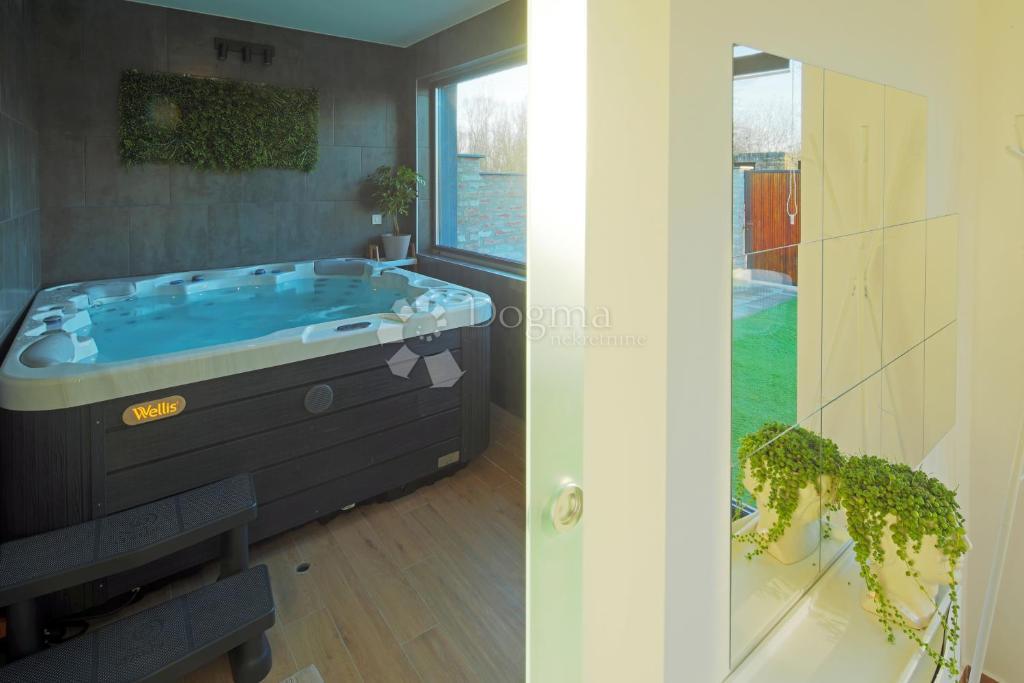 Casa Kopačevo, Bilje, 370m2