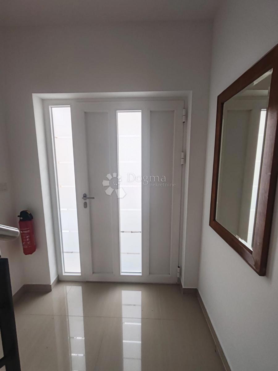 Casa Ražanj, Rogoznica, 120m2