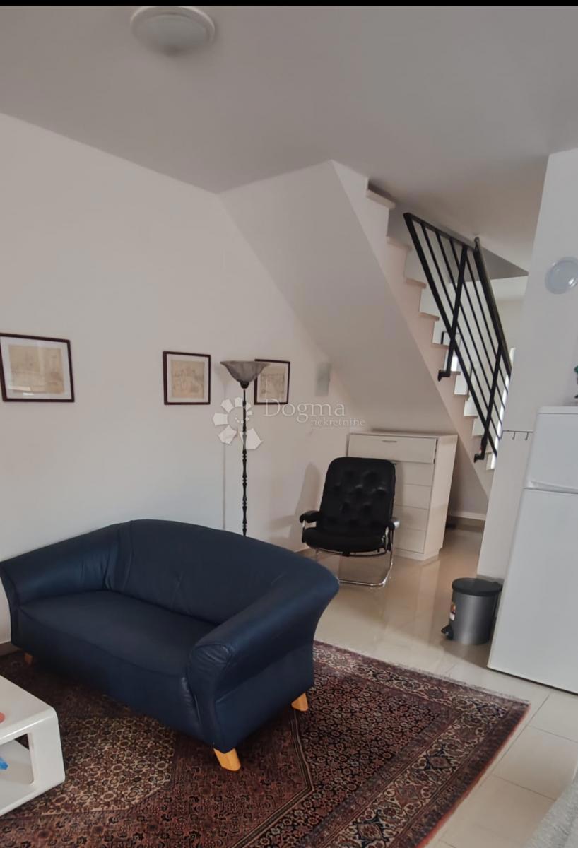 Casa Ražanj, Rogoznica, 120m2