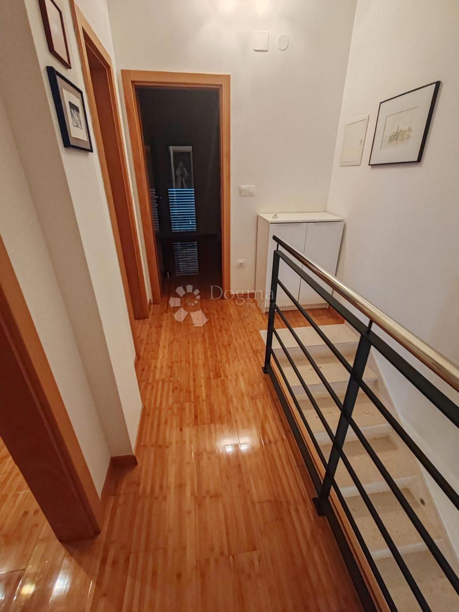 Casa Ražanj, Rogoznica, 120m2