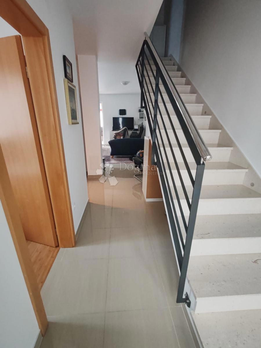 Casa Ražanj, Rogoznica, 120m2