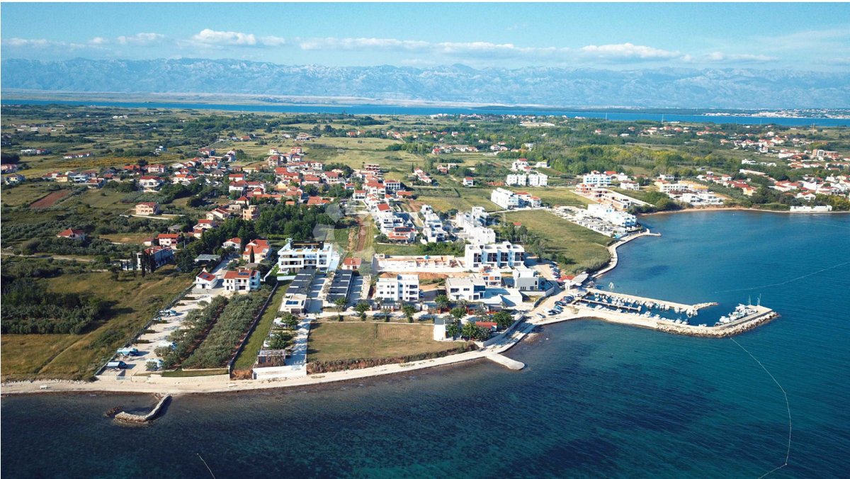 Nuovo edificio Privlaka, piano terra a 120 m dal mare