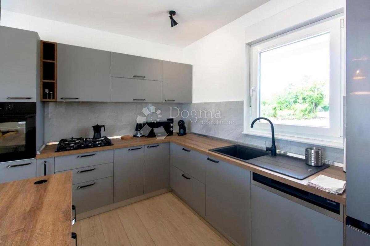 Casa Kunj, Raša, 152m2