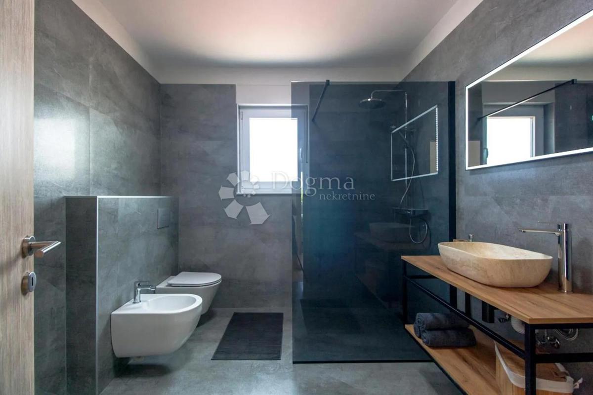 Casa Kunj, Raša, 152m2