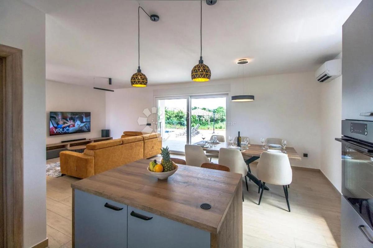 Casa Kunj, Raša, 152m2