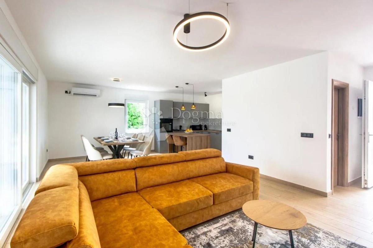 Casa Kunj, Raša, 152m2