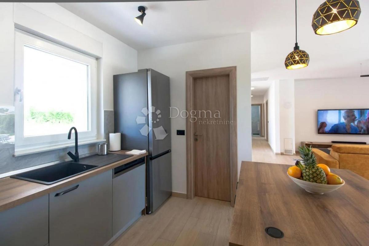 Casa Kunj, Raša, 152m2