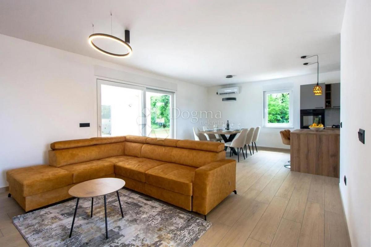 Casa Kunj, Raša, 152m2