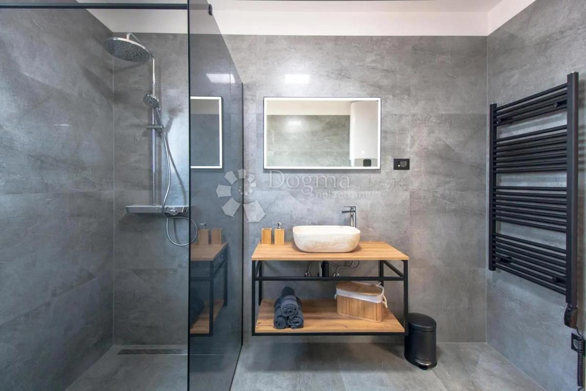 Casa Kunj, Raša, 152m2