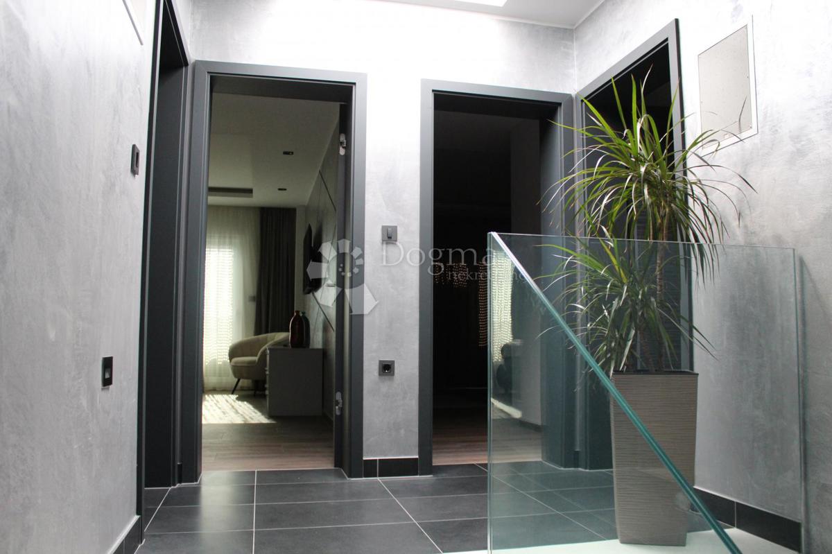 Casa Novi Vinodolski, 400m2