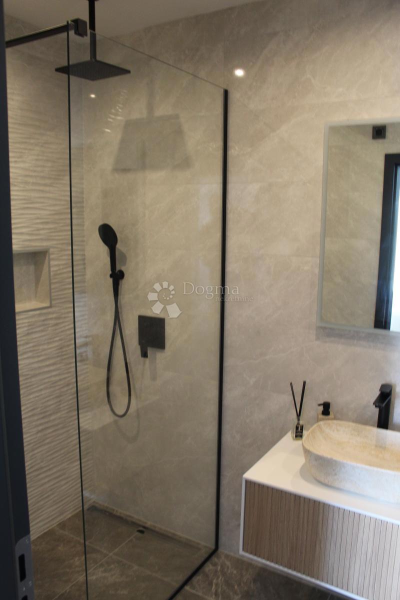 Casa Novi Vinodolski, 400m2