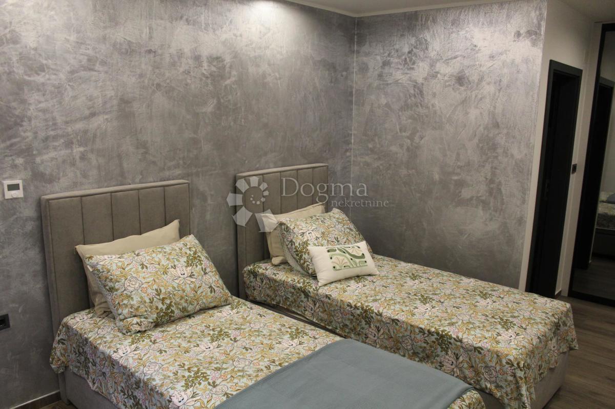 Casa Novi Vinodolski, 400m2