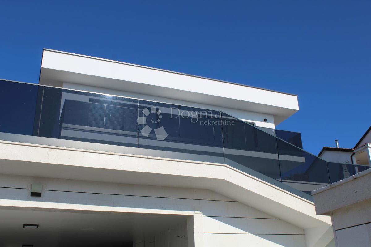 Casa Novi Vinodolski, 400m2