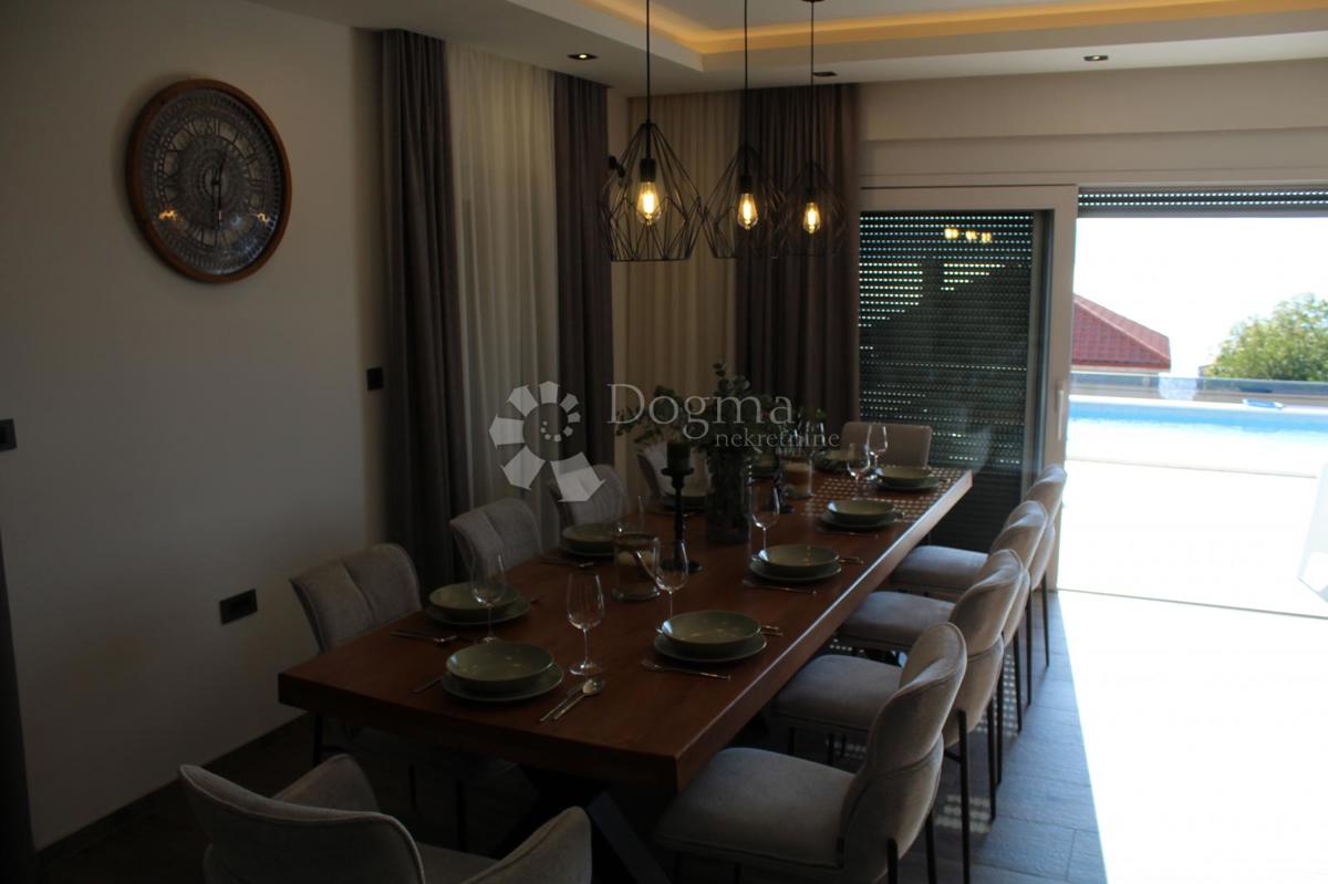 Casa Novi Vinodolski, 400m2