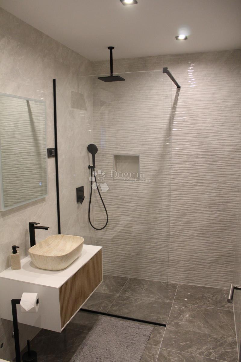 Casa Novi Vinodolski, 400m2