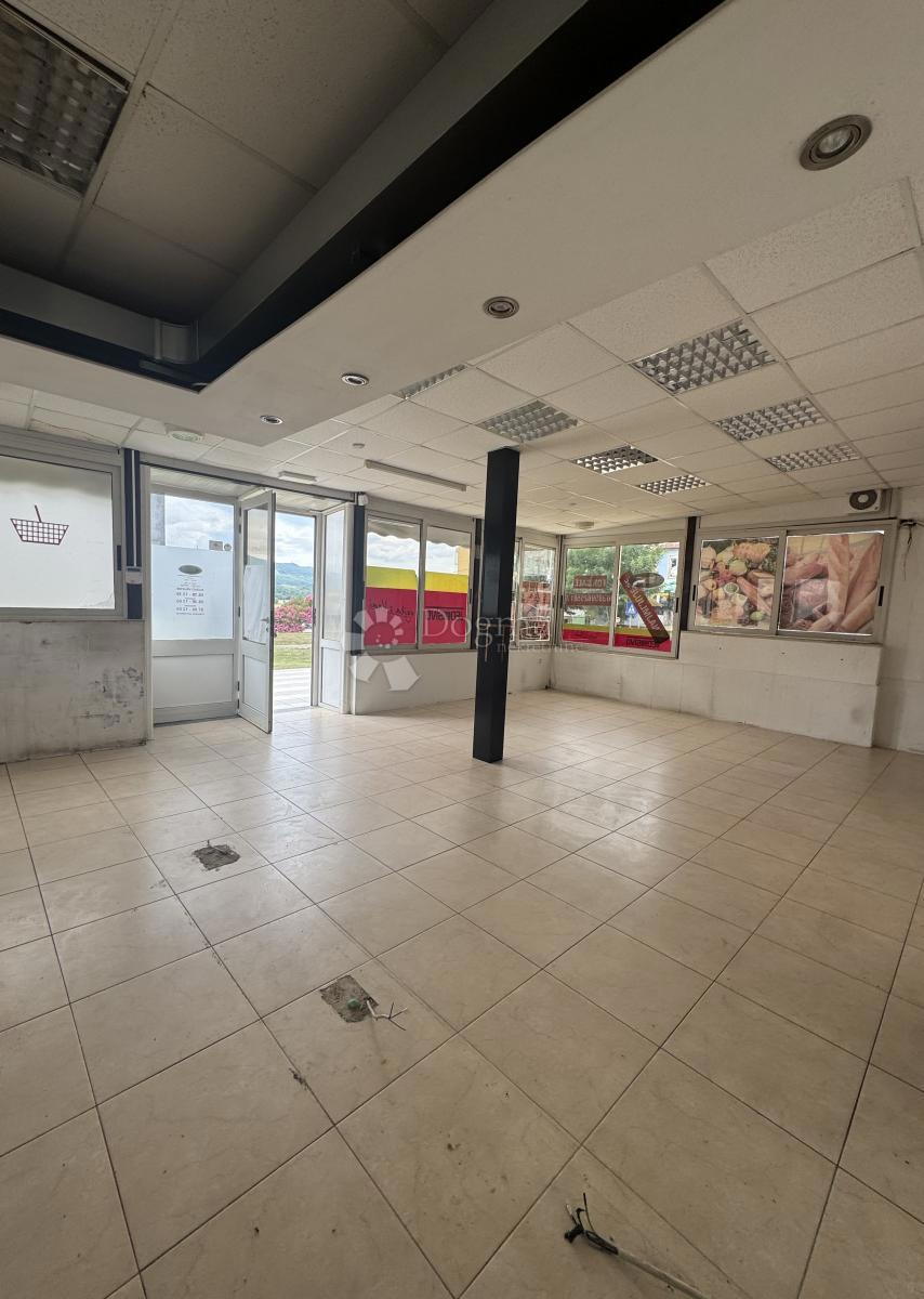 Locale commerciale Potpićan, Kršan, 72,70m2