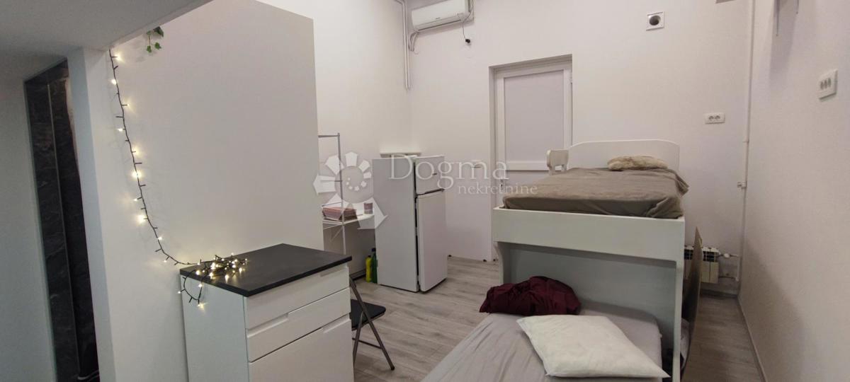 Locale commerciale Sigečica, Trnje, 25m2