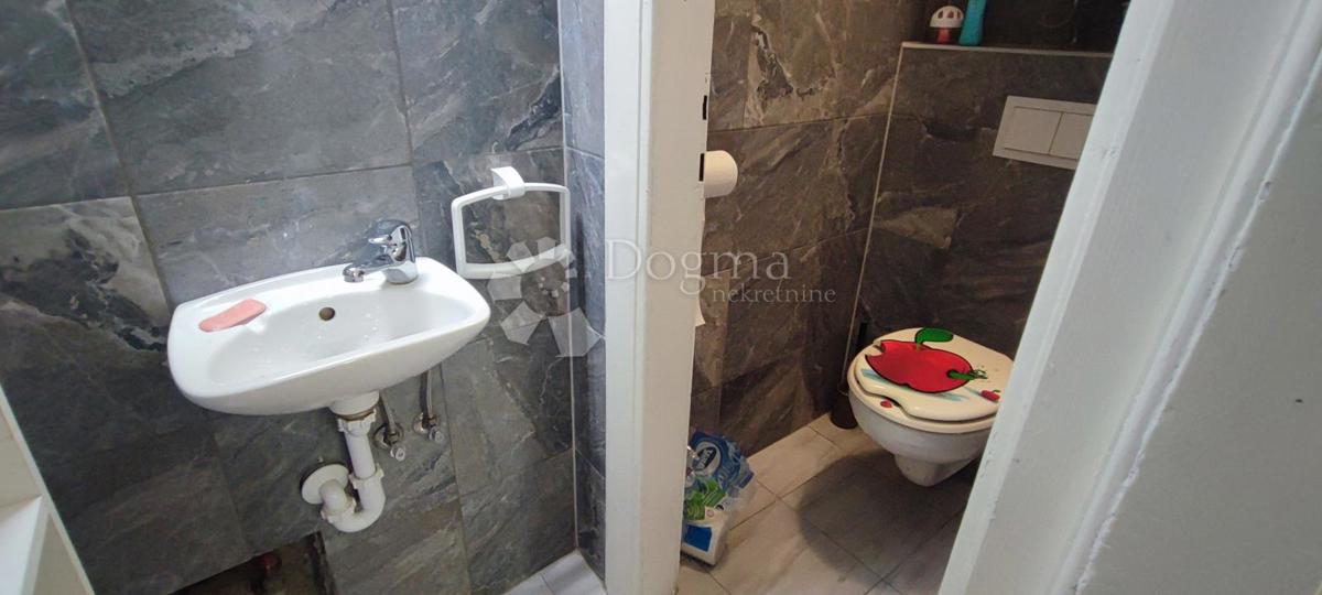 Locale commerciale Sigečica, Trnje, 25m2