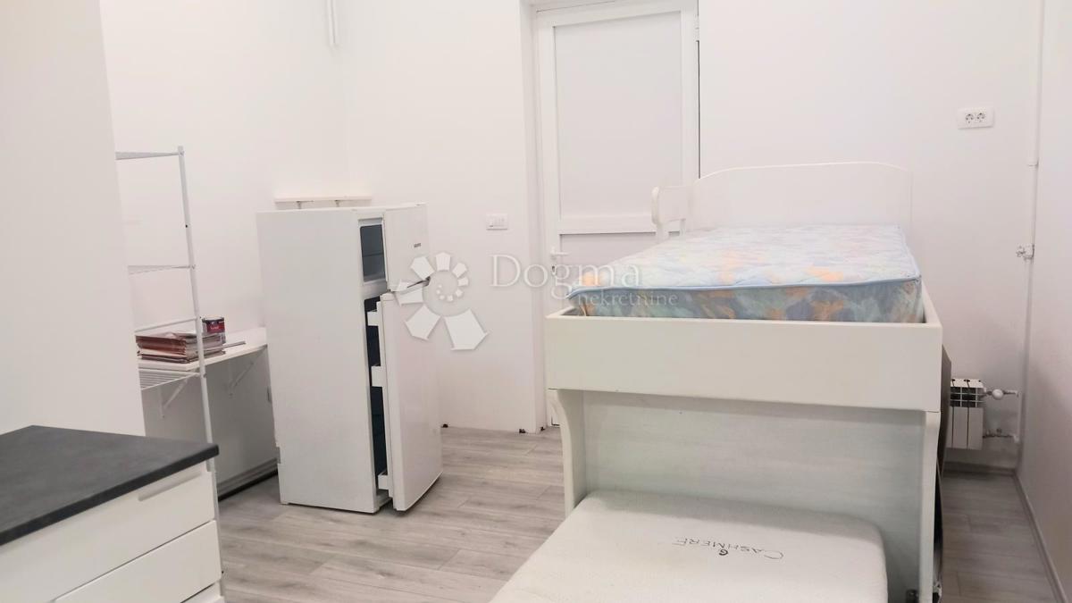 Locale commerciale Sigečica, Trnje, 25m2