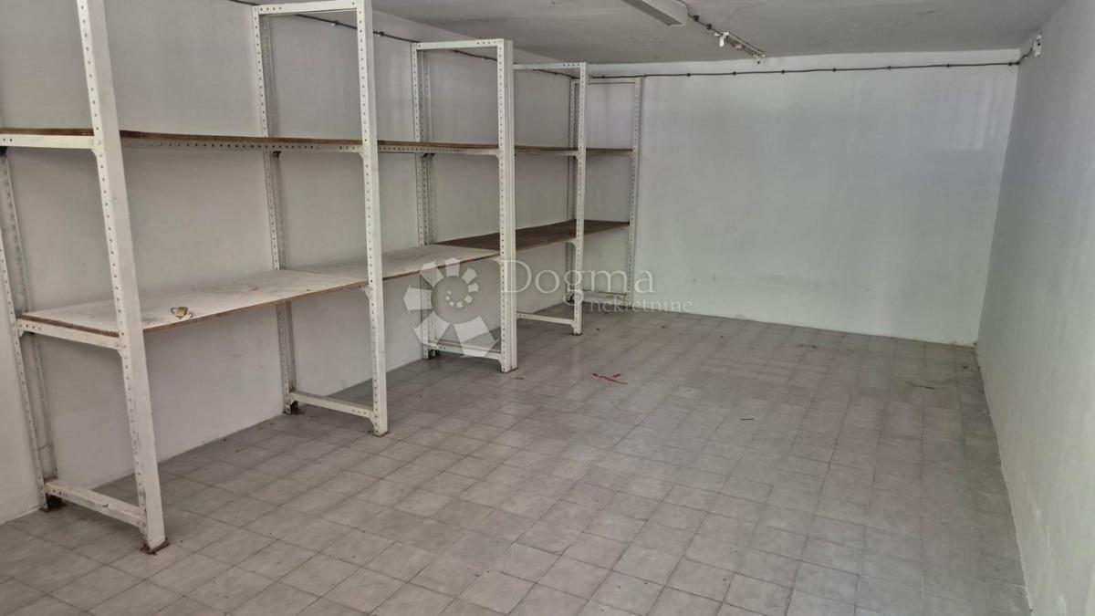 Locale commerciale Jug II, Osijek, 67,13m2