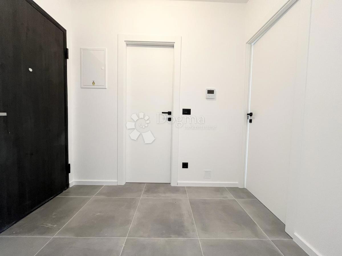 Appartamento in nuova costruzione con ascensore e garage, Umago