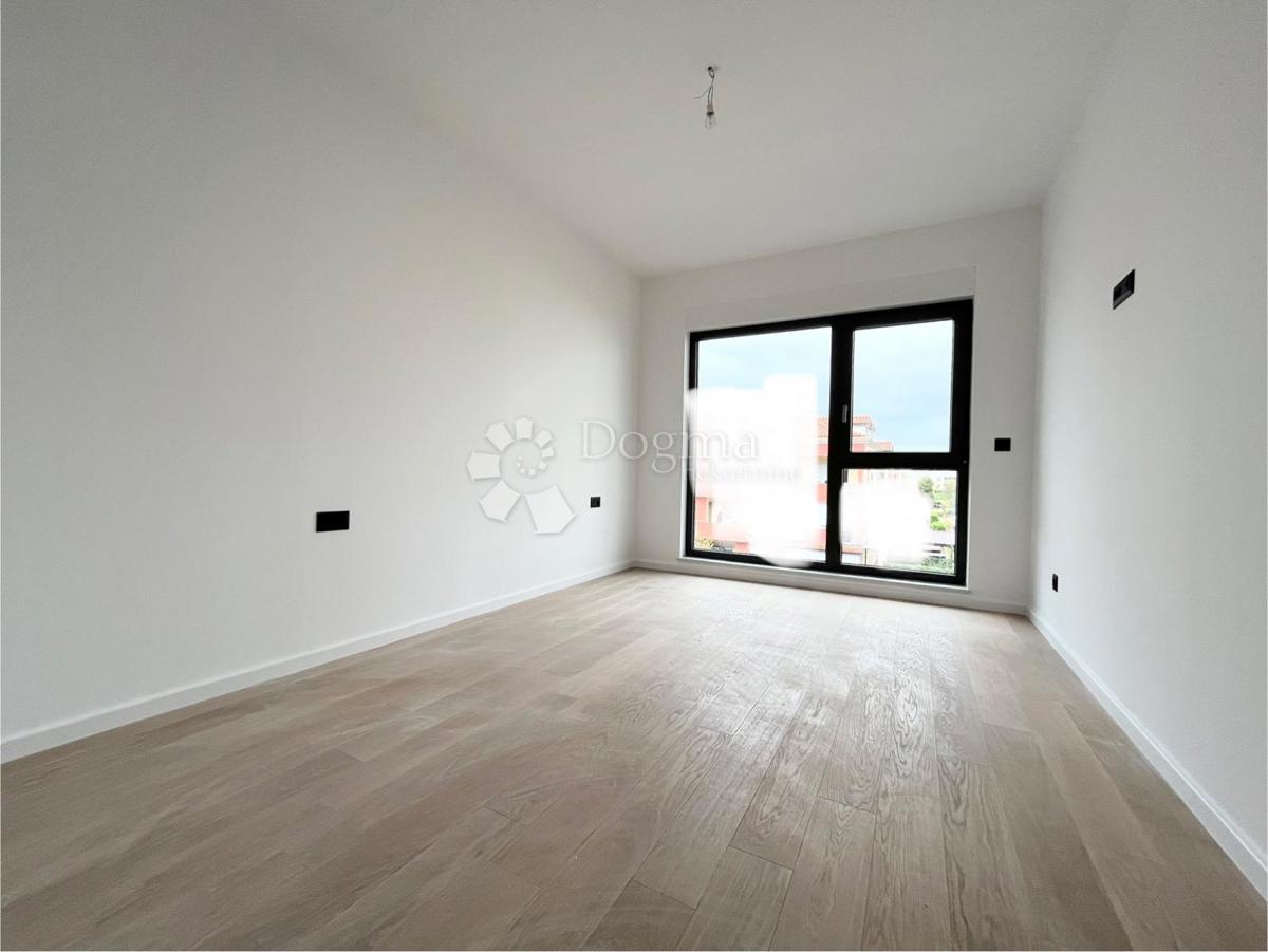 Appartamento in nuova costruzione con ascensore e garage, Umago