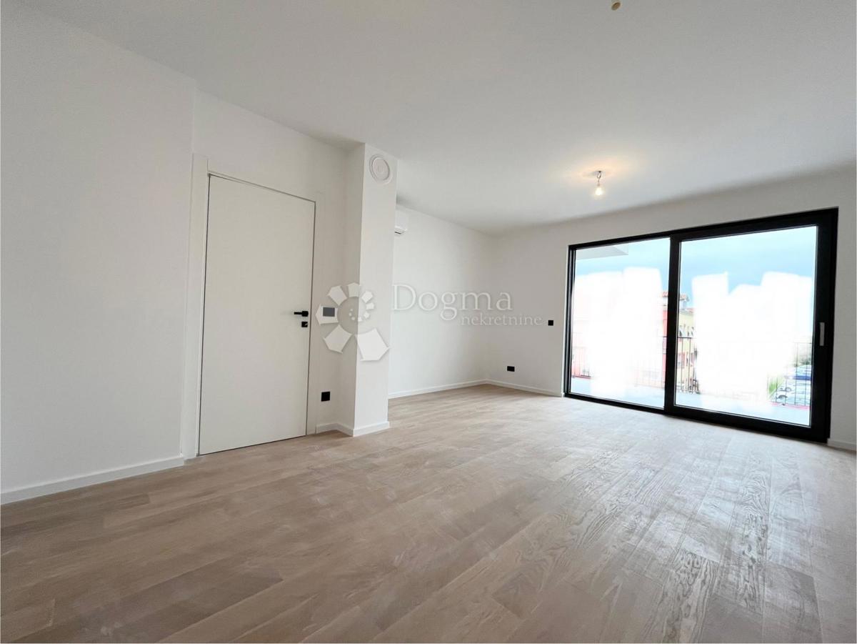 Appartamento in nuova costruzione con ascensore e garage, Umago