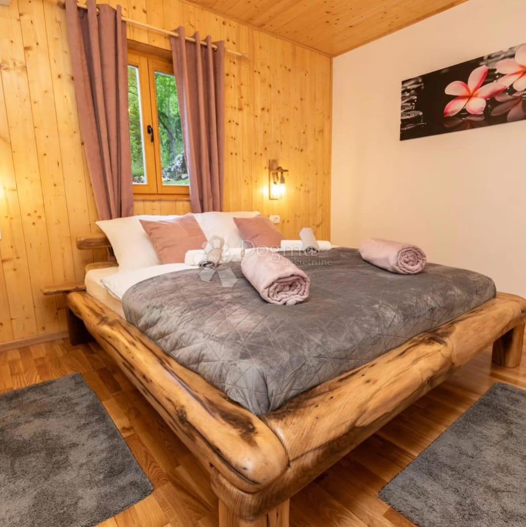 Casa Bukovac Perušićki, Perušić, 125m2