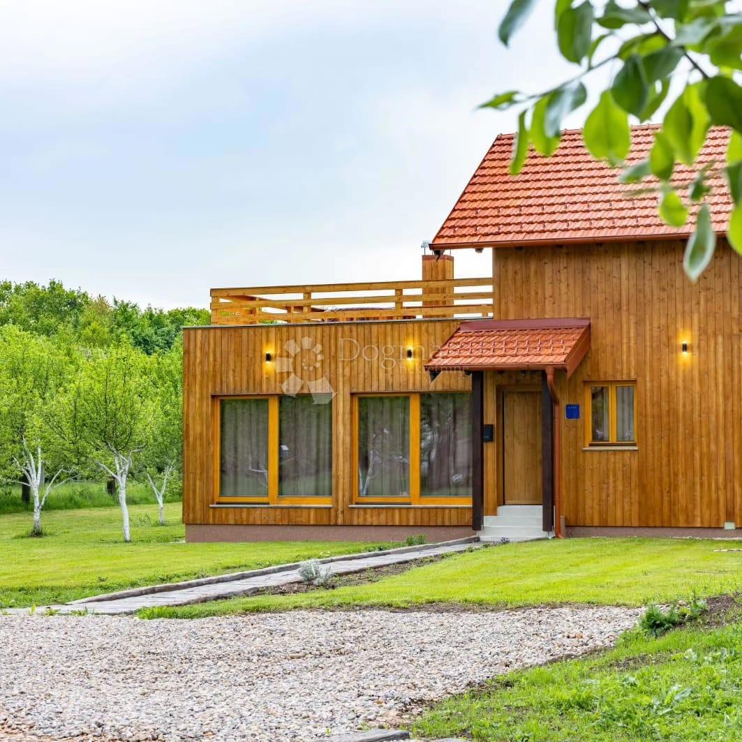 Casa Bukovac Perušićki, Perušić, 125m2