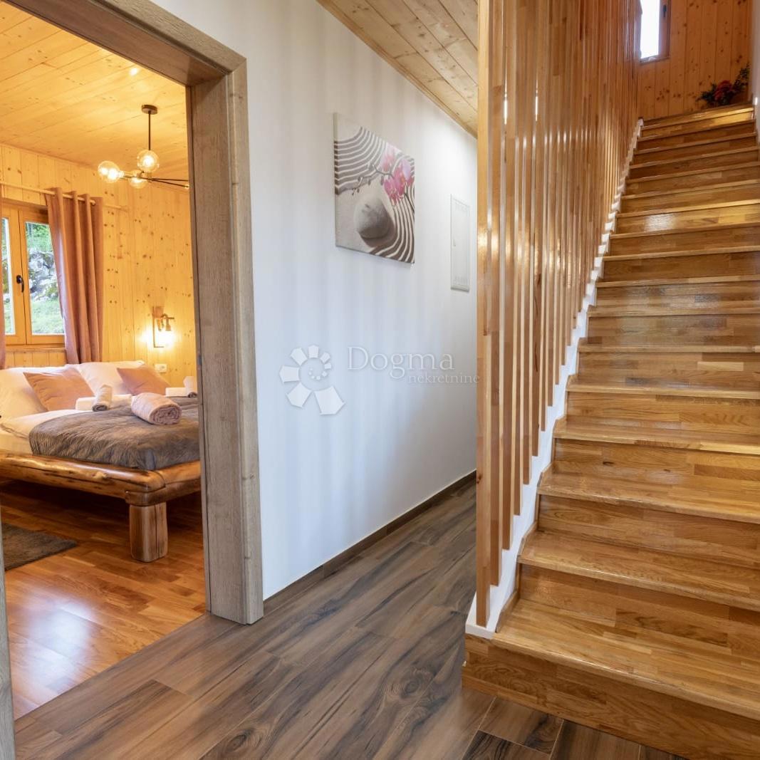 Casa Bukovac Perušićki, Perušić, 125m2