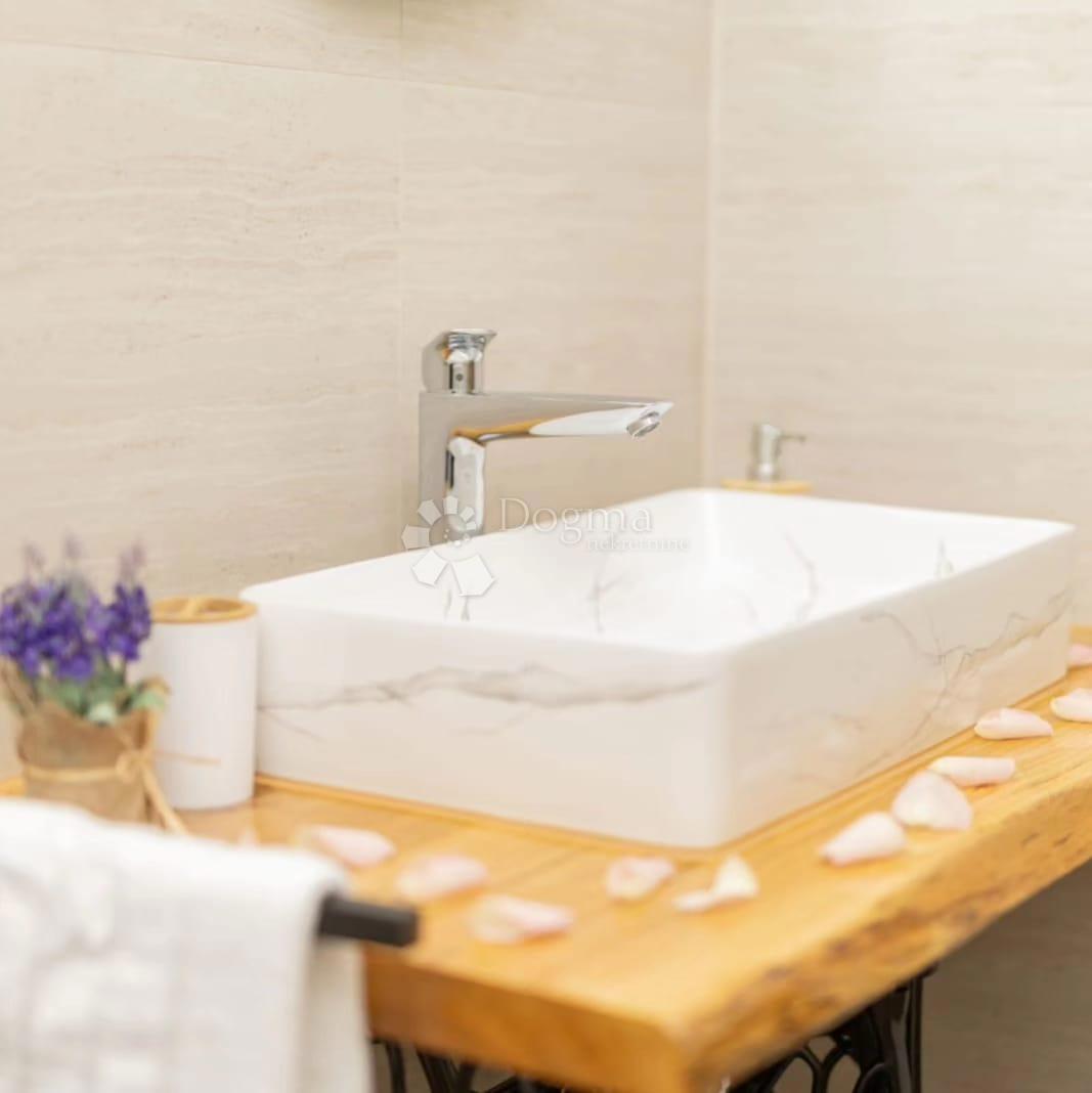 Casa Bukovac Perušićki, Perušić, 125m2