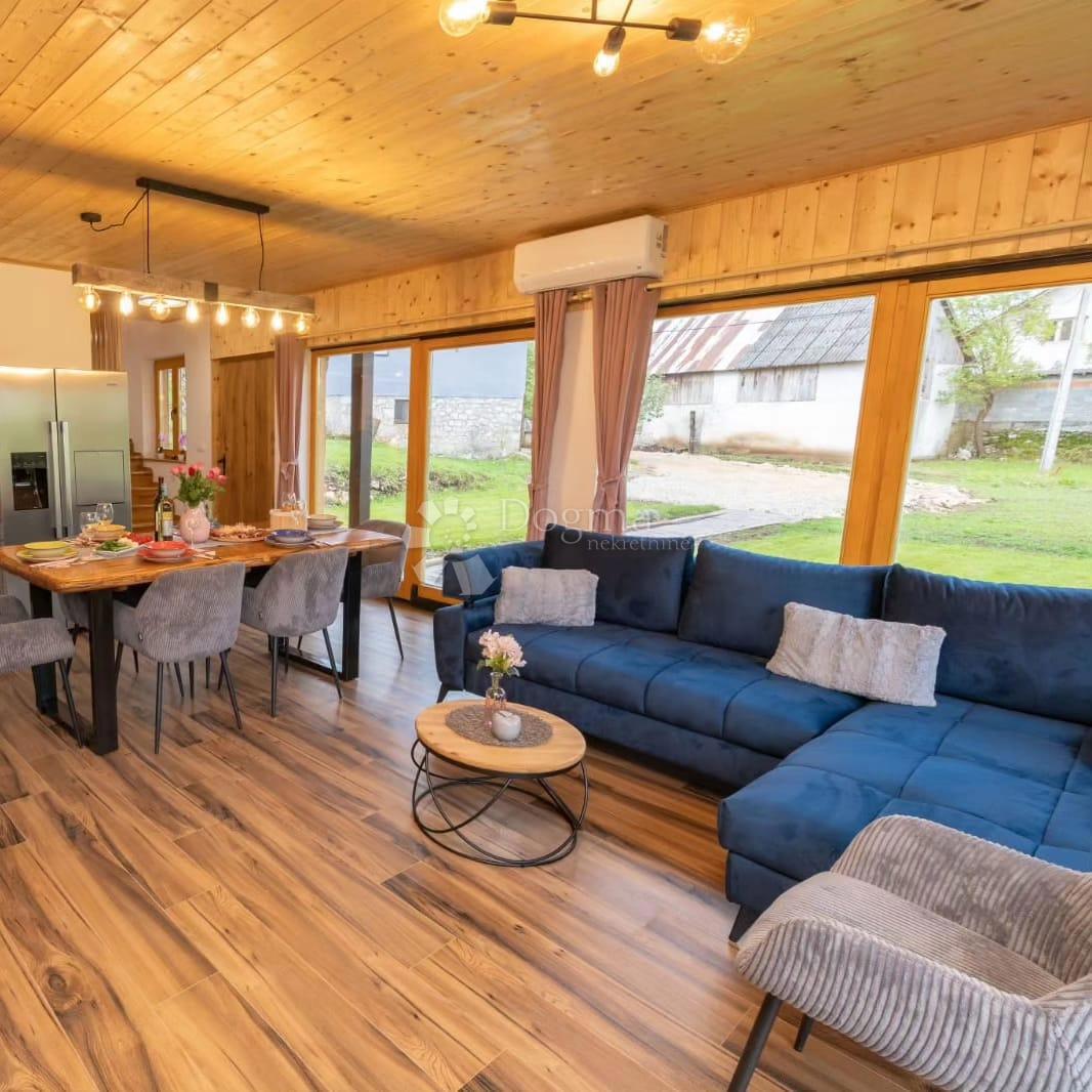 Casa Bukovac Perušićki, Perušić, 125m2