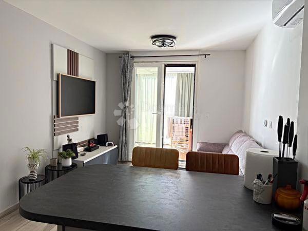 In vendita: moderno appartamento bilocale S8 al piano terra – Duilovo, Spalato