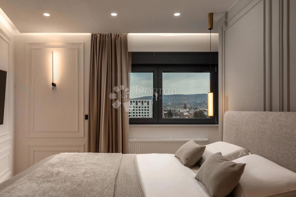 COMPLESSO ATTICO ESCLUSIVO – INTERO PIANO CON AMPIA TERRAZZA E GARAGE | IN VENDITA