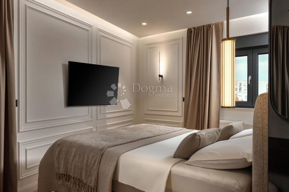 COMPLESSO ATTICO ESCLUSIVO – INTERO PIANO CON AMPIA TERRAZZA E GARAGE | IN VENDITA