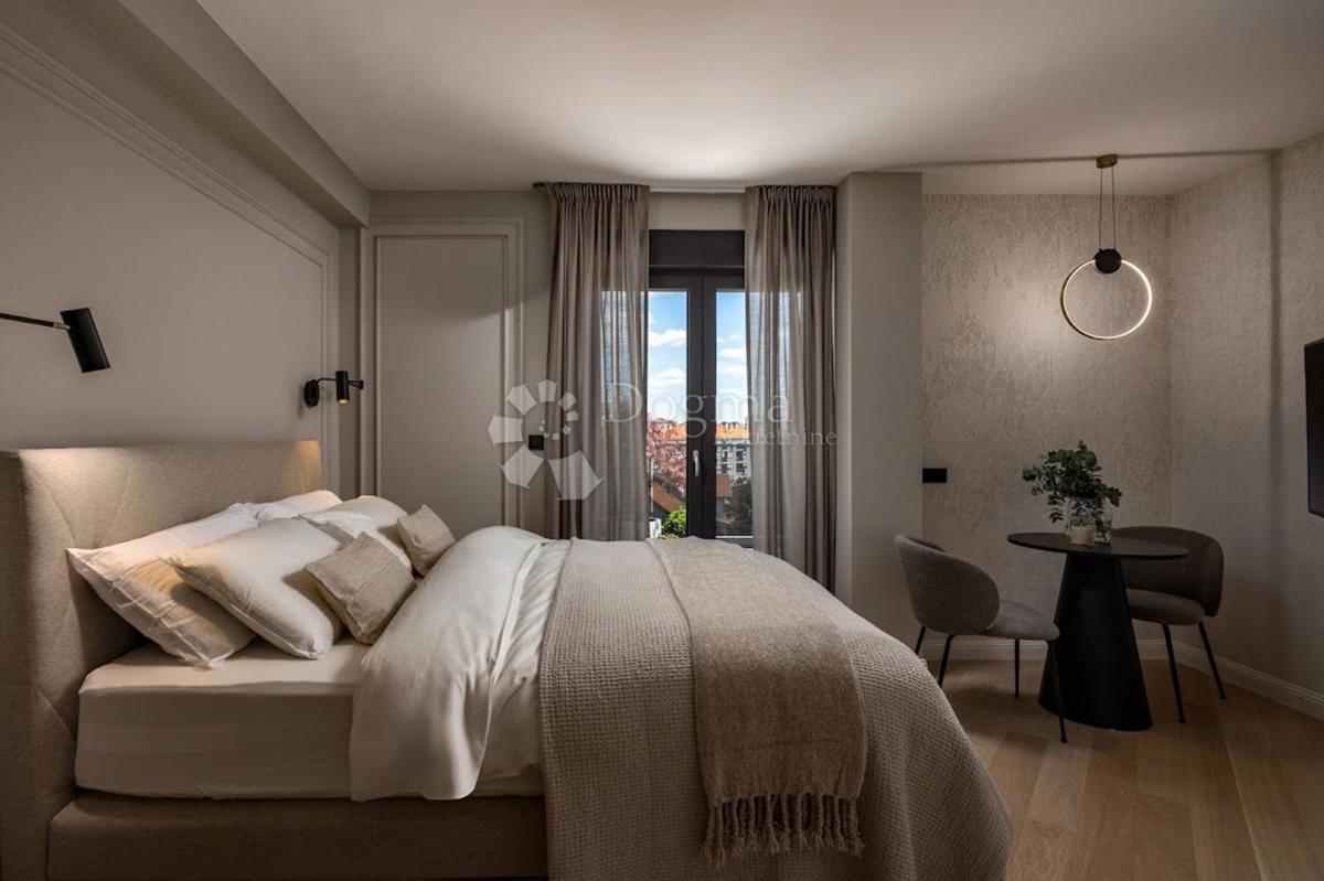 COMPLESSO ATTICO ESCLUSIVO – INTERO PIANO CON AMPIA TERRAZZA E GARAGE | IN VENDITA